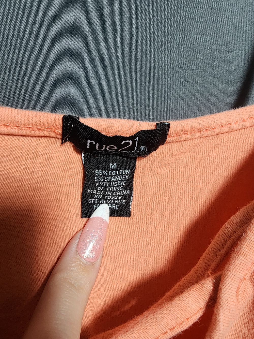 Rue21 Peach Crisscross V-Neck Tank Top Womens Size Medium - Picture 4 of 4